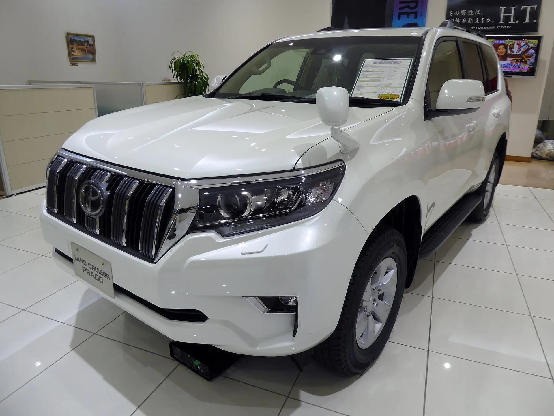 Toyota Land Cruiser Prado 2023 — 1/1