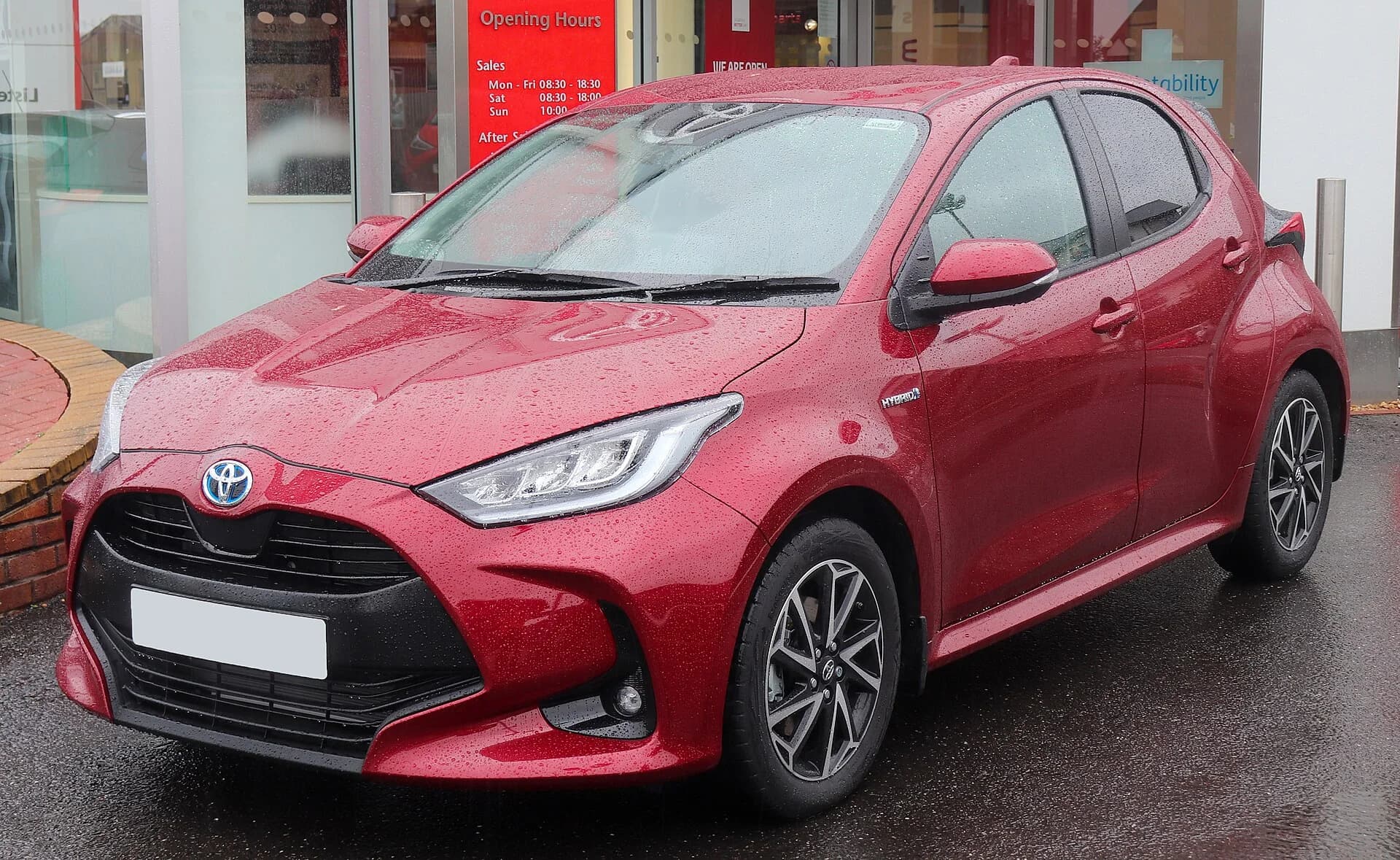 Toyota Yaris Hybrid 2024 — 1/1